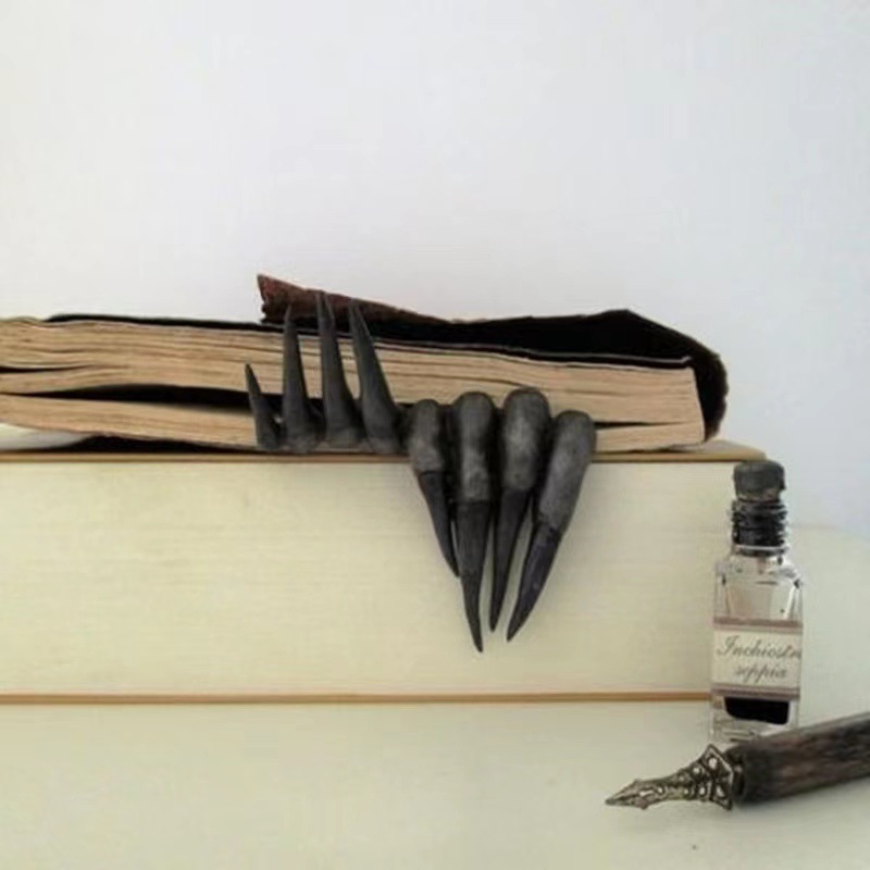 Gothic Devil Claw Bookmark Res - Resin Art Bookmark ulasan dan harga